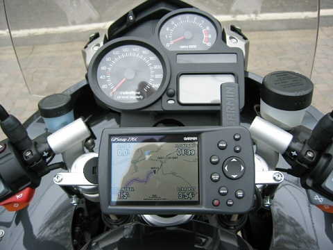 Montage GPS sur moto